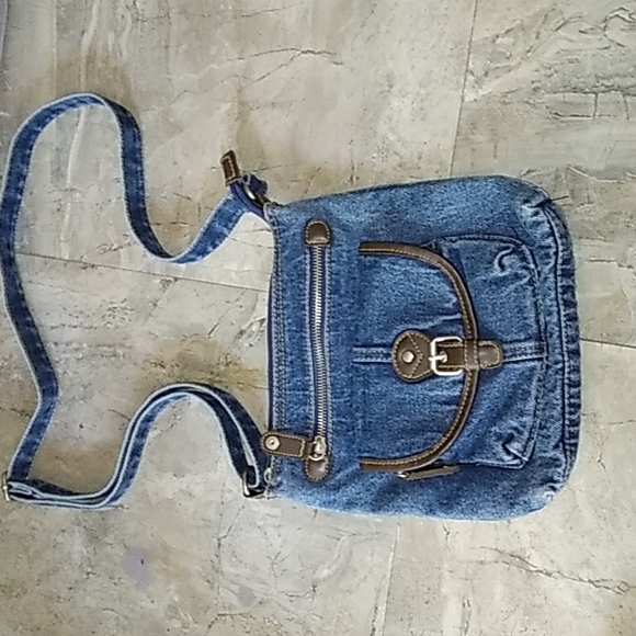 unbranded Handbags - Denim crossbody bag adjustable strap, zipper closer, 2 outside pockets, clean